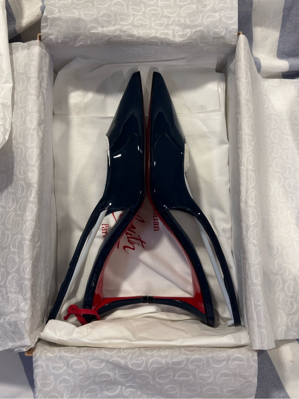 Christian Louboutin Navy Patent Pointed-Toe Miss Z - Picture 3 of 7